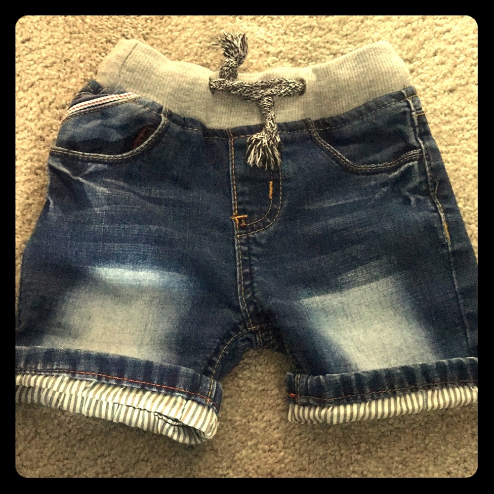 Lot of baby boys shorts 18 months